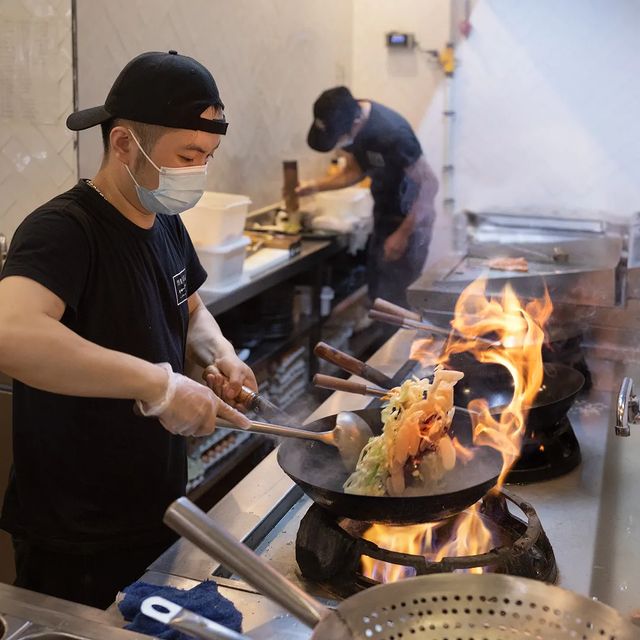 🔥Entre el wok y el plato no hay nada...