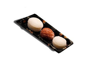 Japanese coconut and chocolate mochis